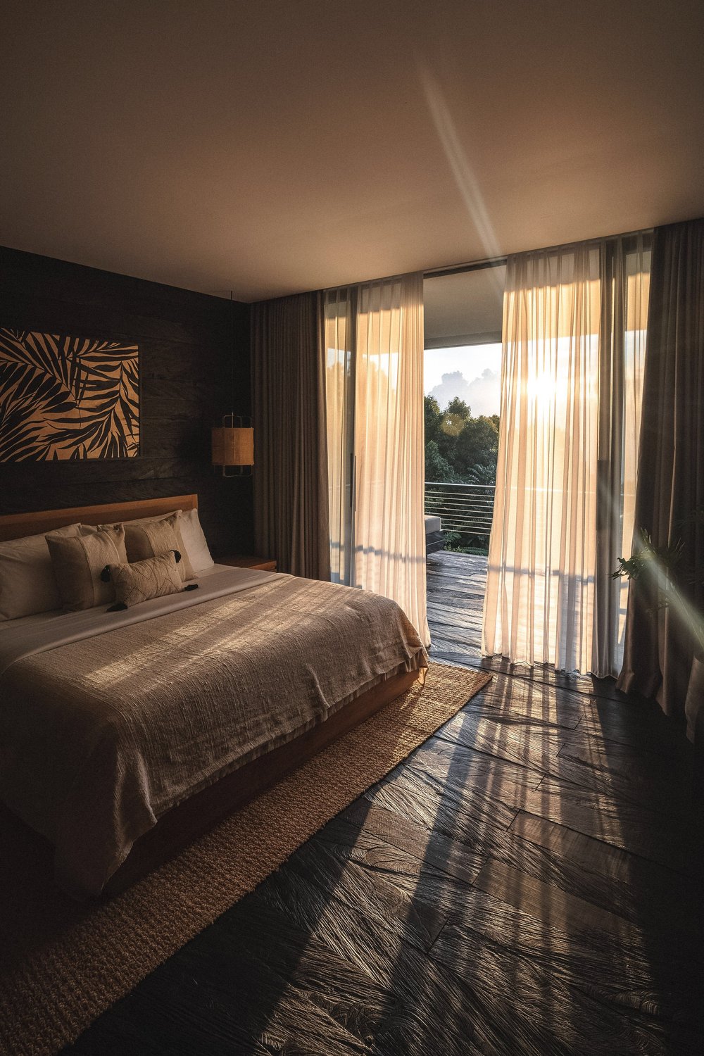 Suite with private jacuzzi, view 4