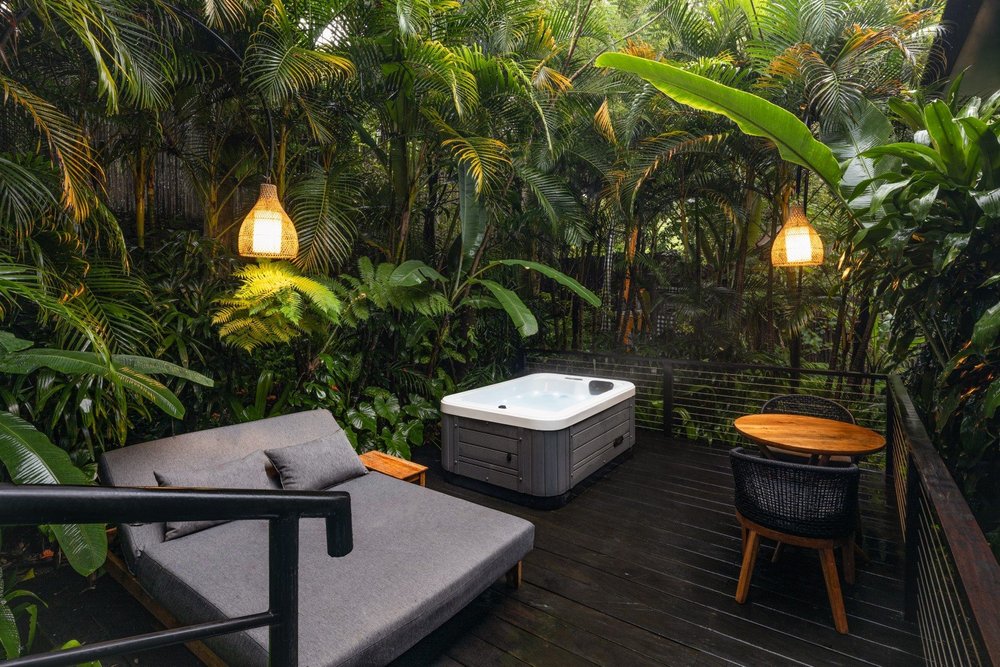 Suite with private jacuzzi, view 11